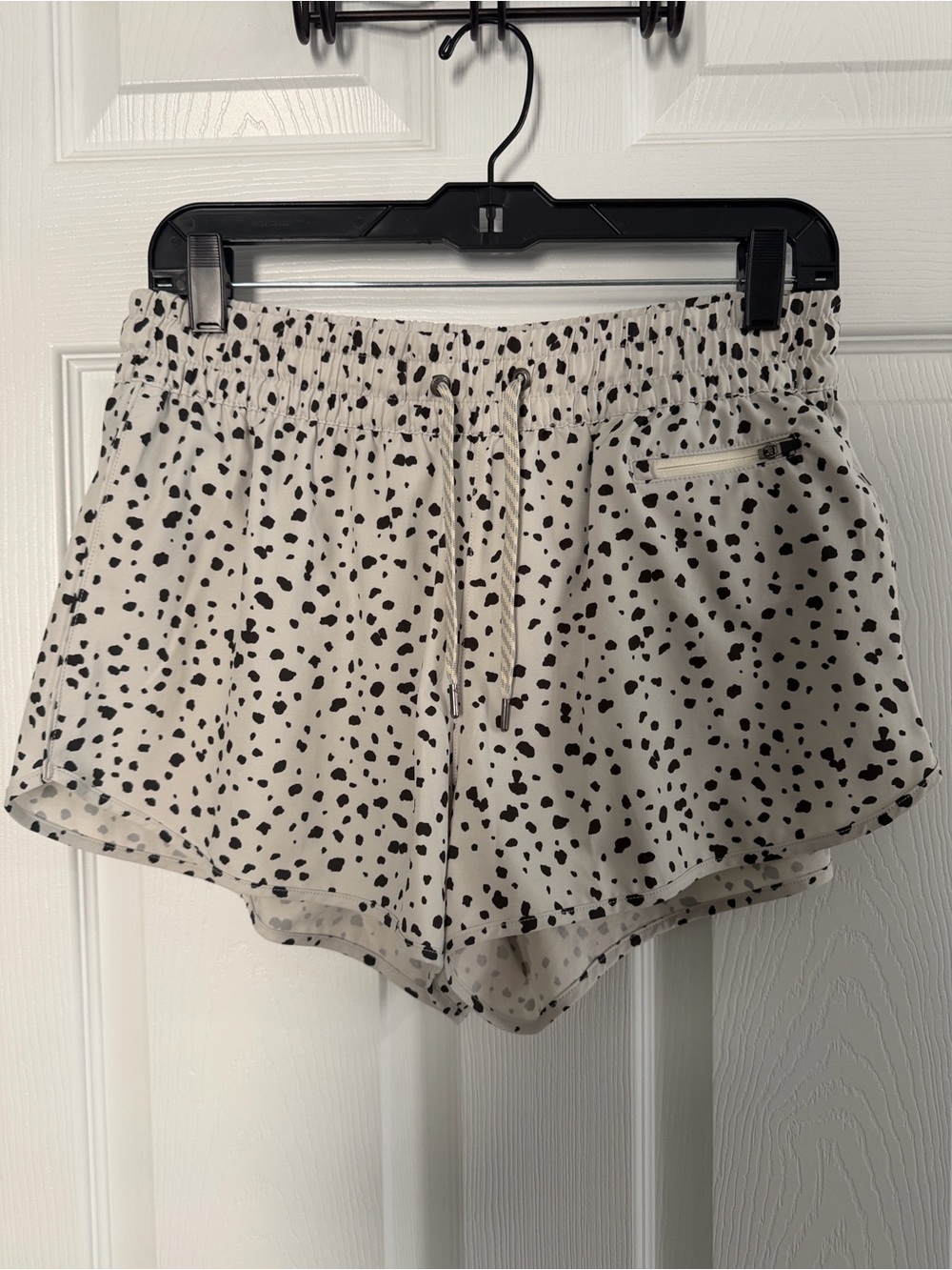 Vuori Clementine 2.0 2.5” Shorts with Black Leopard Spot Print